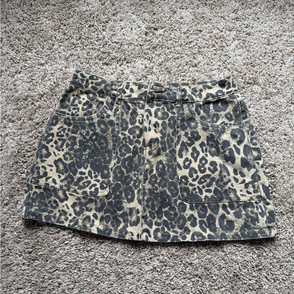 NWT - Leopard Print Mini Skirt - size large